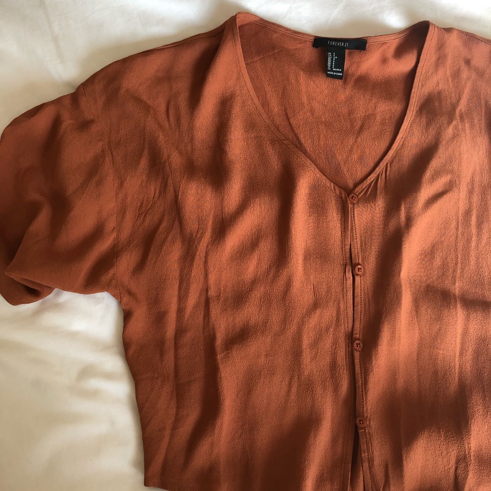 F21 tie top